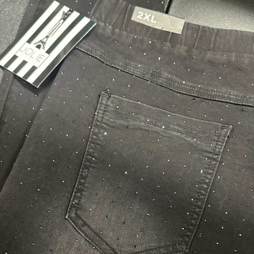 A104.    NWT.  Jolie Paris Elegant Black rhinestone Studded Women's Jeggings 2XL
